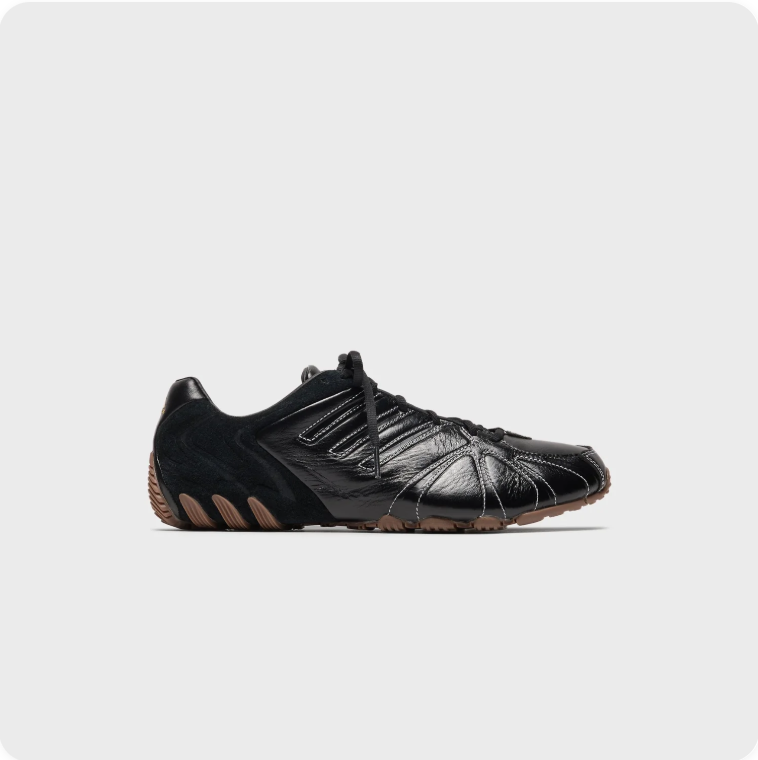 adidas Low-Top Sneakers – Black with Contrast Stitching & Sculpted Sole