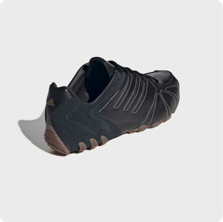 adidas Low-Top Sneakers – Black with Contrast Stitching & Sculpted Sole